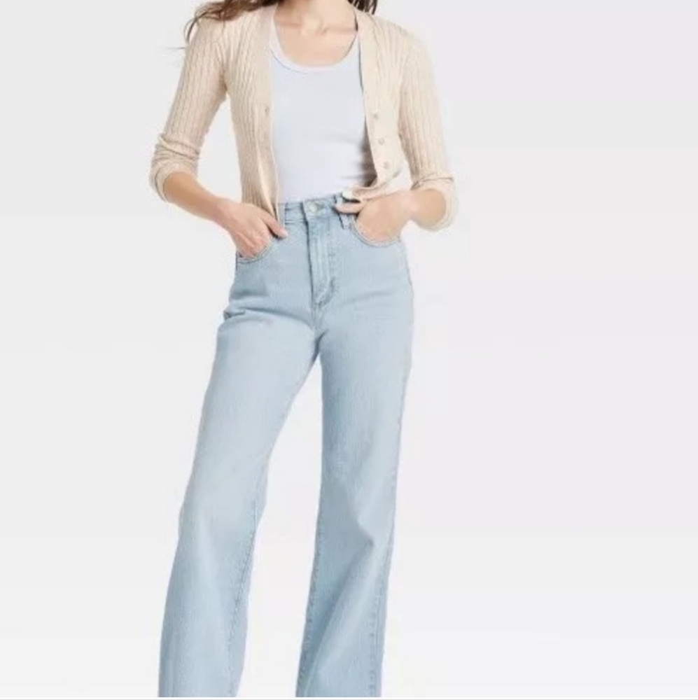 Women's High Rise Flare Jeans - Light Wash Denim - Universal Threads - 6L - Picture 3 of 16